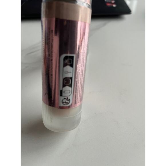 2x Revolution Conceal & Define Concealer F2 Light W/Neutral Undertones Sealed - Picture 5 of 7